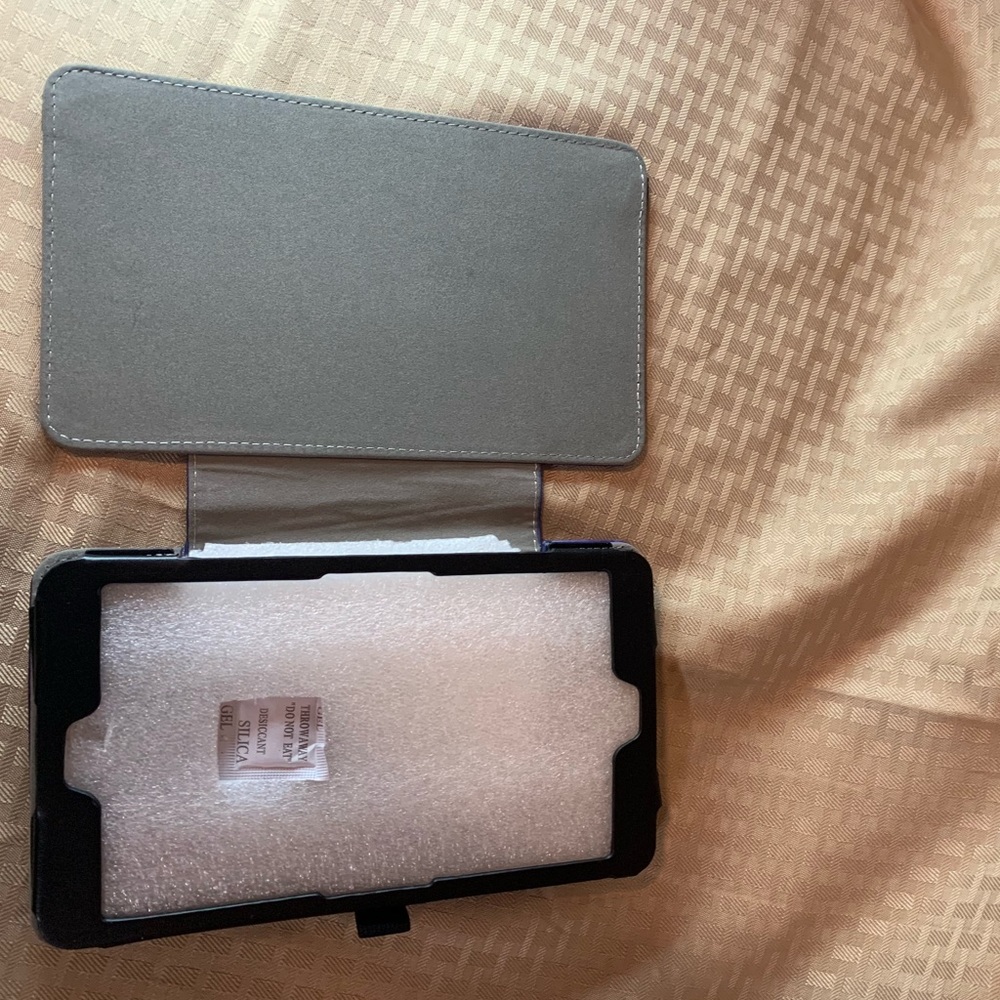 Cosmos Tablet Case with stand - Picture 5 of 6